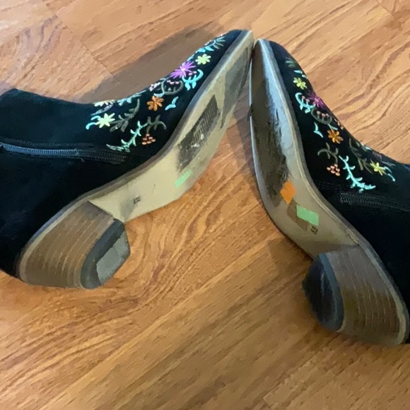 Diba since 1990 Black Suede Leather Boot with Embroidery - Picture 5 of 5